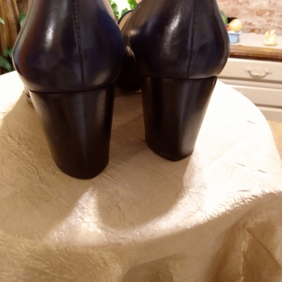 Antonia Melani Shoes - Picture 6 of 8